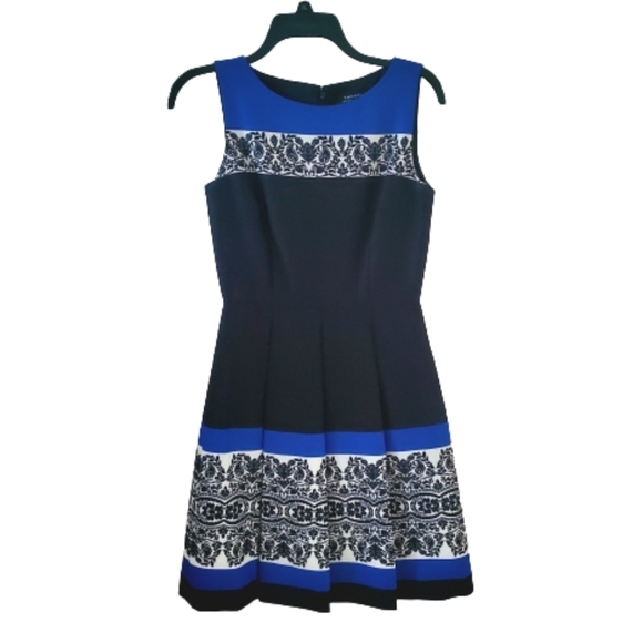 Tahari Dresses & Skirts - Tahari Fit & Flare Dress